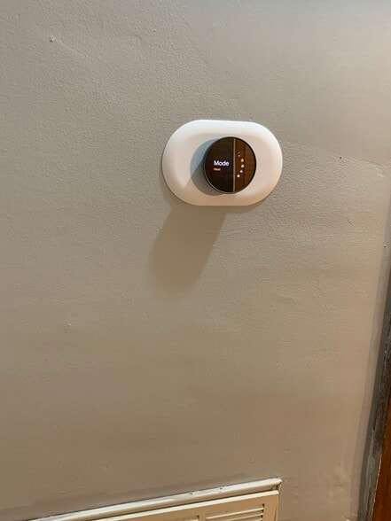 Smart Thermostat - 709 E Oldham Ave