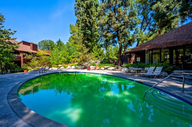 Building Photo - 2742 Pine Creek Cir