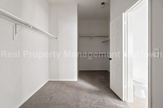 Building Photo - 12620 Summerwood Dr