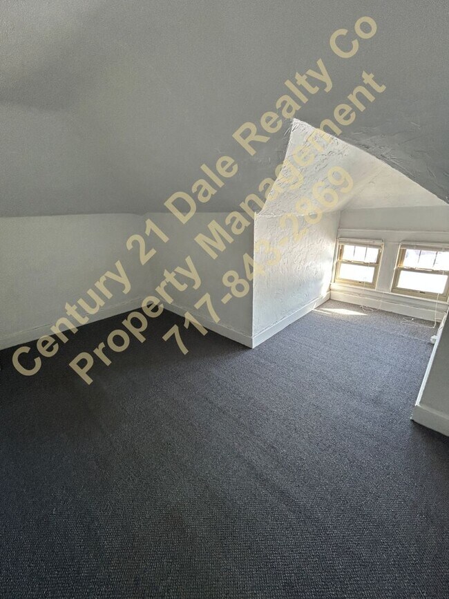 Building Photo - Beautiful 3 Bedroom 1 Bath Home in Dallastown Schools with a Large detached 2 Car Garage