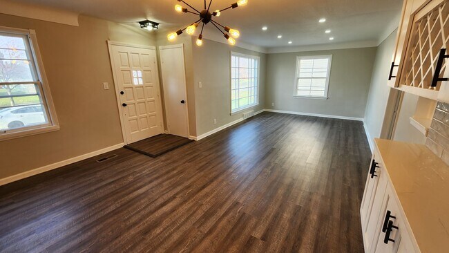 Building Photo - 4156 Hinsdale Rd