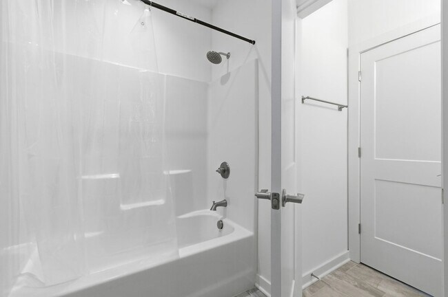 Building Photo - 1170 Dickerson Rd