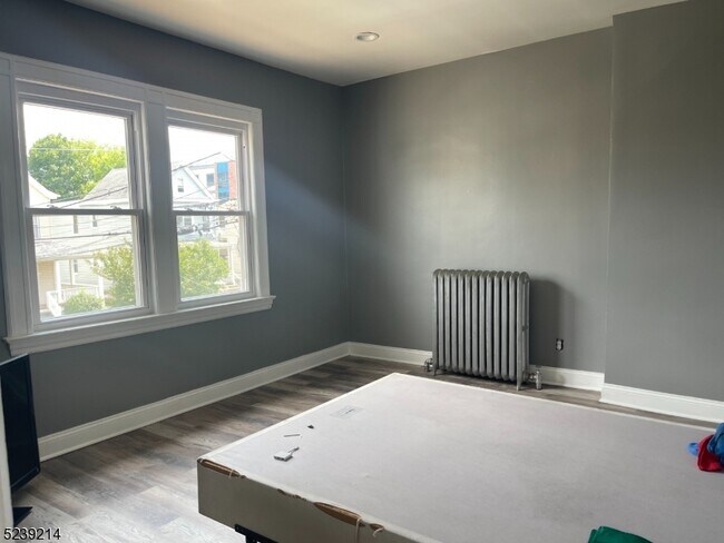 Building Photo - 125 Marsellus Pl