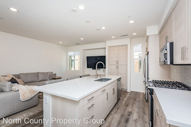 Building Photo - 3 br, 3 bath House - 1170 Via Lucero