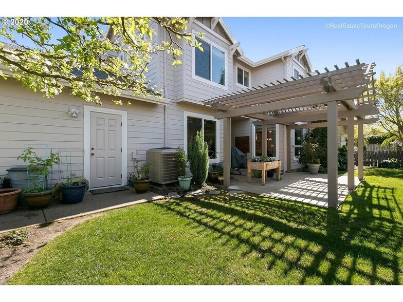 Building Photo - 6513 NE Copper Beech Dr
