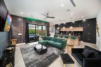 Building Photo - 601 NE 16th Ave