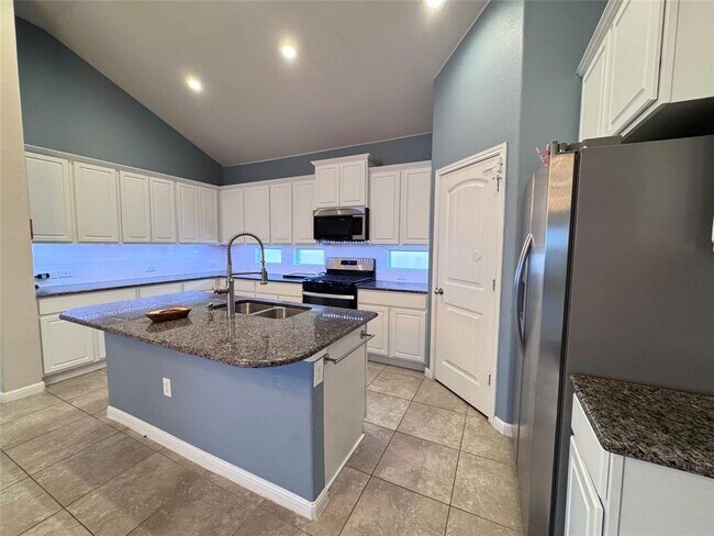 Building Photo - 16420 Pienza Dr