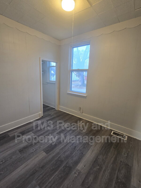 Building Photo - 819 N 9th St