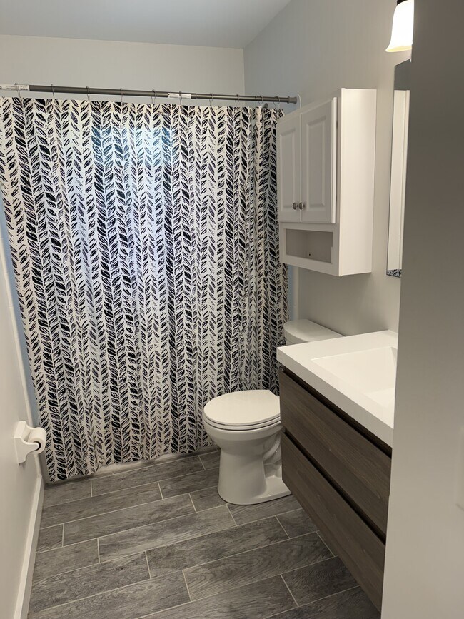 Building Photo - 1105 Morse Ave