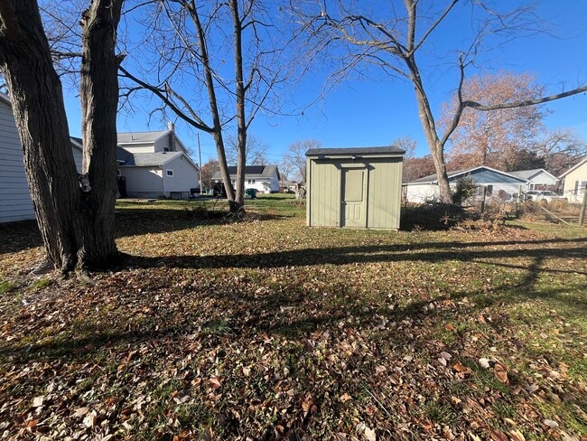 Building Photo - 1204 N Park St