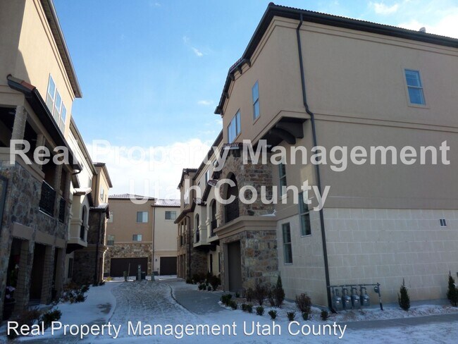 Building Photo - 3 br, 2.5 bath House - 5516 West Florence ...