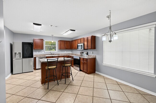 Building Photo - 11321 Peyton Dr
