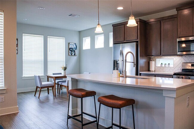 Building Photo - 1007 Harwell Loop