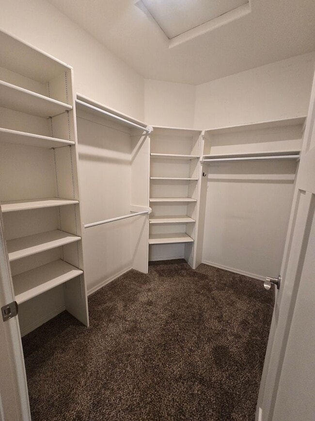 Building Photo - Unfurnished, 1-Year Long-Term Rental