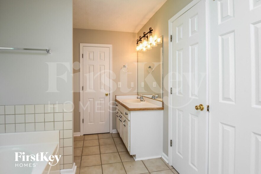 Building Photo - 2975 Emerald Springs Dr