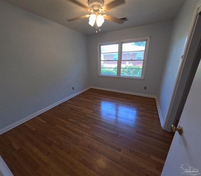 Building Photo - 3814 Gerhardt Dr
