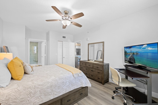 Building Photo - 720 S Sapodilla Ave