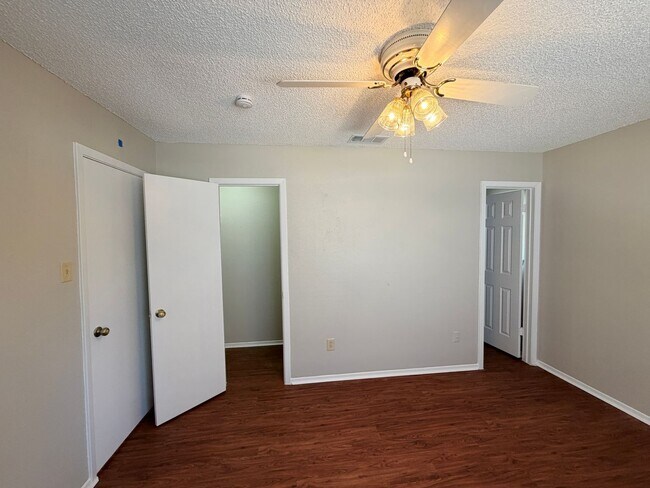 Building Photo - 12102 Arrowwood Dr