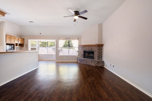 Building Photo - Dream Home Alert in Pflugerville