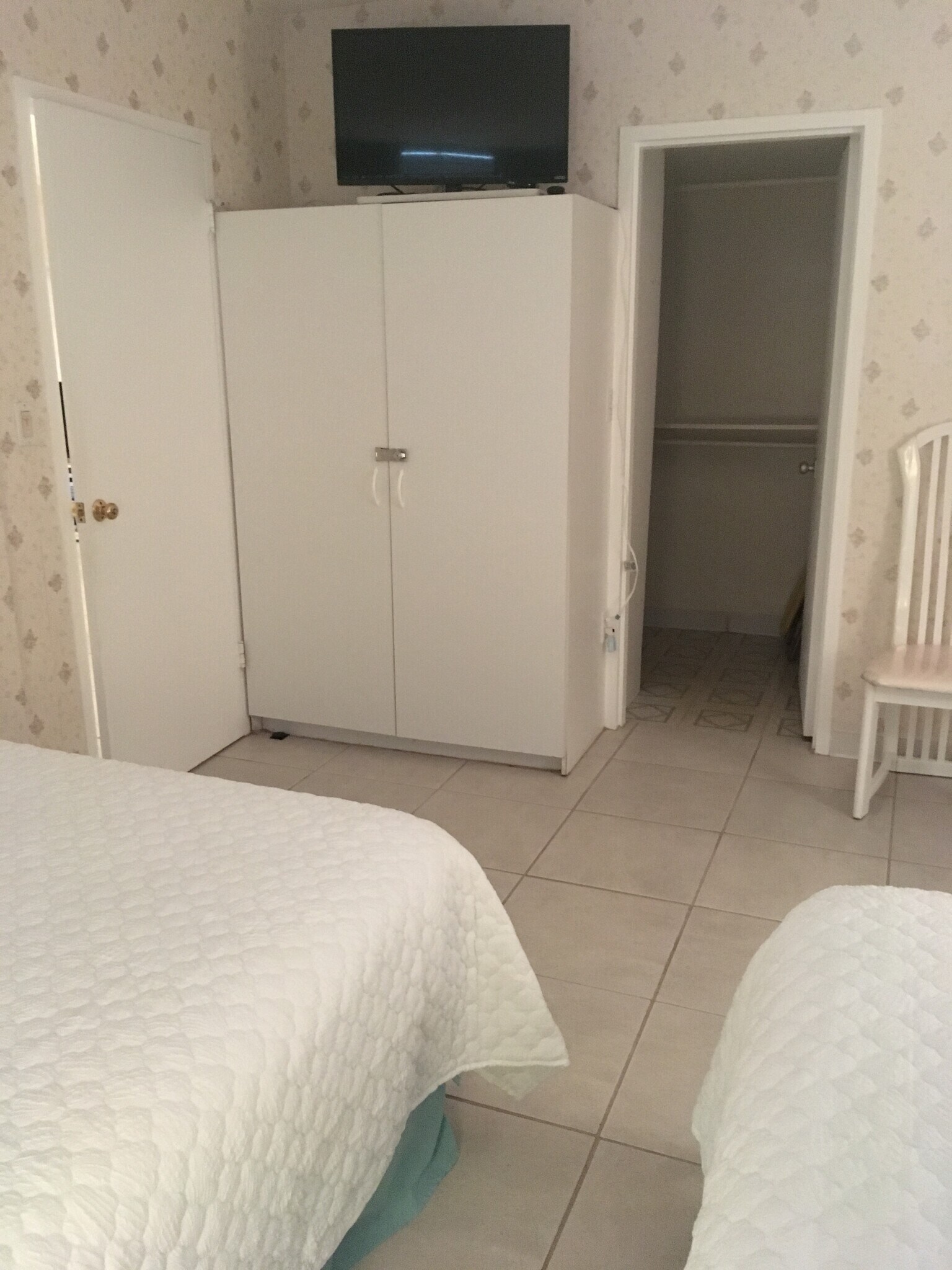 Building Photo - 4040 Galt Ocean Dr