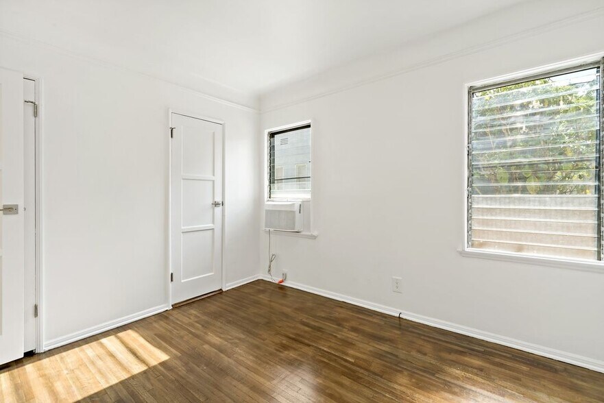 Building Photo - 1773 S Garth Ave