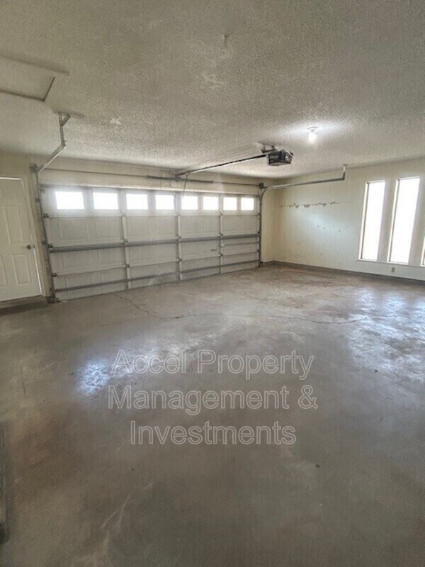 Building Photo - 1416 Grovewood Dr