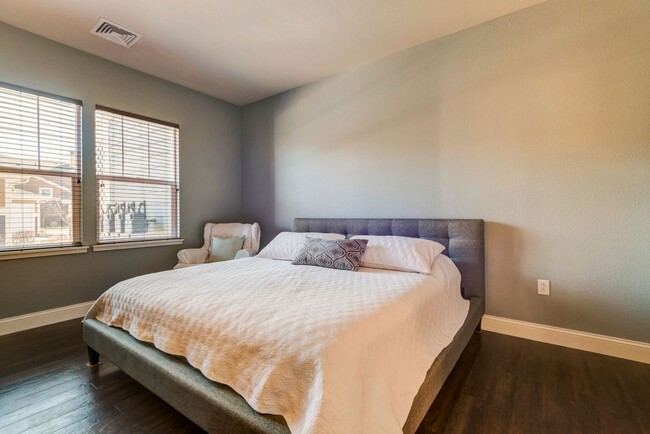 Building Photo - Don’t Miss This Gorgeous Fort Collins Condo – Bright, Spacious & Modern!