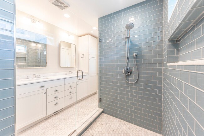 Building Photo - 1111 Olivia Ave