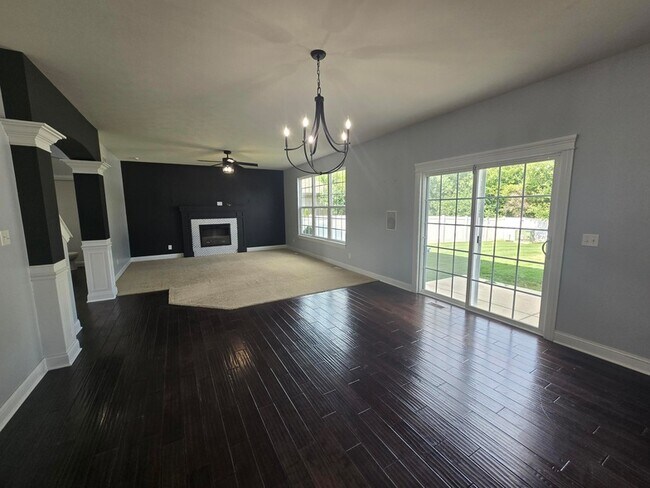 Building Photo - 10091 Pearwood Dr