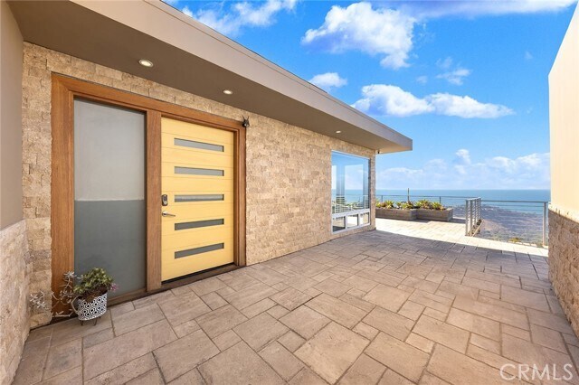 Building Photo - 3355 Alta Laguna Blvd