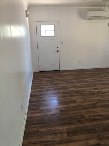 Building Photo - 2756 N Kings Hwy S