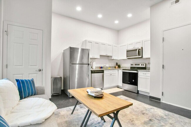 Building Photo - 209 9th St