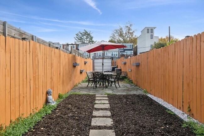 Building Photo - 2241 Prout St SE