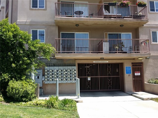 Building Photo - 700 N Hill Pl