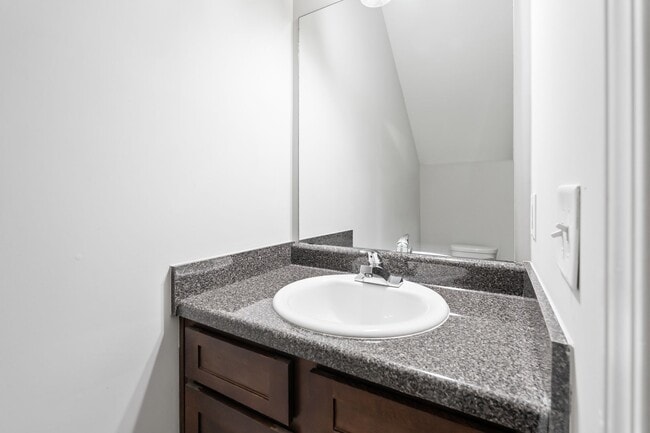 Building Photo - 3 Bedroom Townhome in Stonecrest!