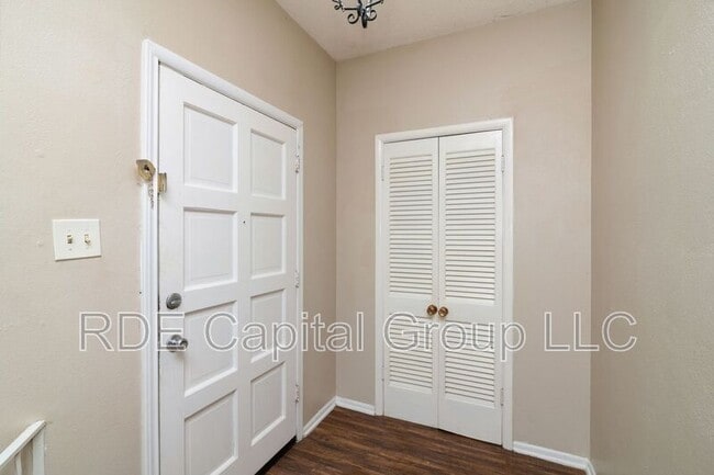 Building Photo - 5300 Wonder Dr