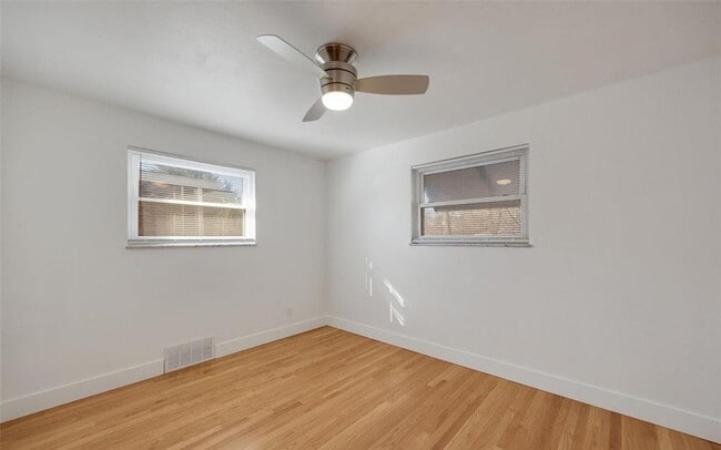 Building Photo - 713 Ave H