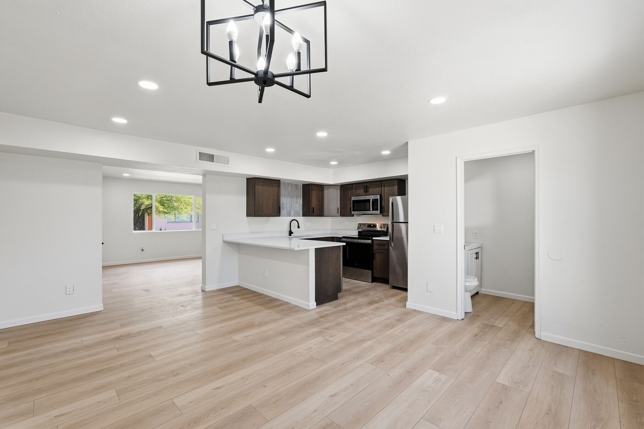 Building Photo - 5846 S Del Moral Blvd