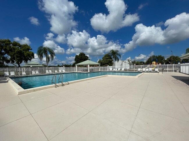 Building Photo - 1683 SW 109th Terrace