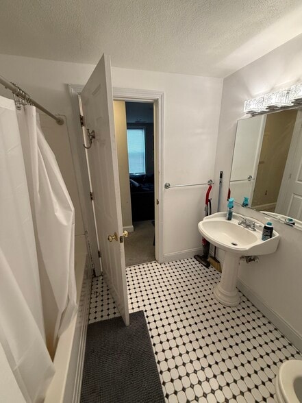 190 L190 L St., #2, Boston St., #2, Boston - 190 L St