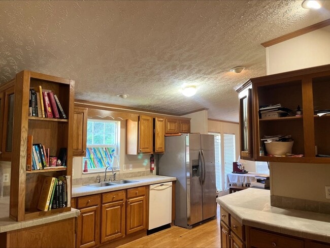 Primary Photo - 3bed/2ba Single Family Home