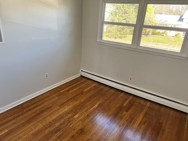 Building Photo - 2404 Mccawber Dr