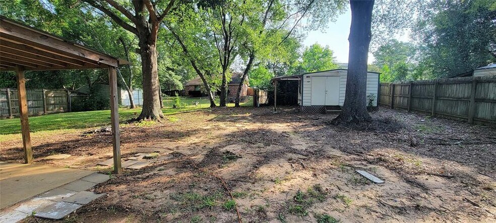 Building Photo - 135 Daffodil Dr