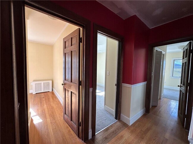 Building Photo - 5-25 Calvert St