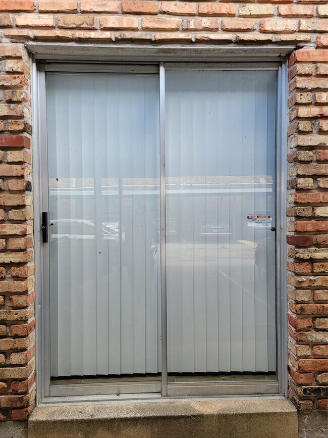 Building Photo - 2101 Fountain View Dr