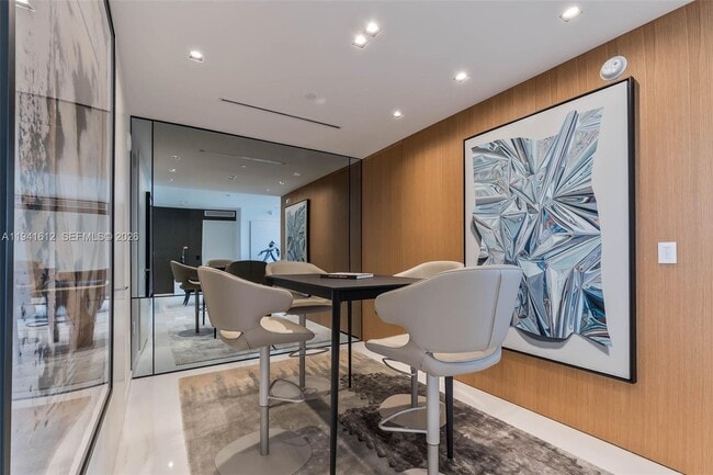 Building Photo - 300 Biscayne Blvd Way