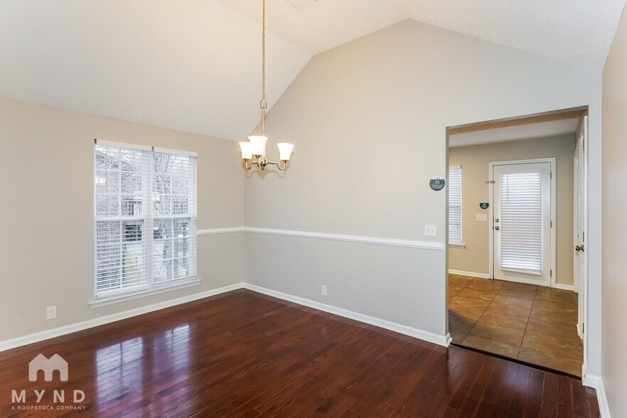 Building Photo - 252 Cedarview Dr