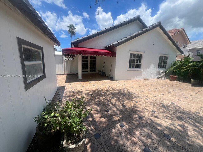 Building Photo - 5221 SW 154th Pl