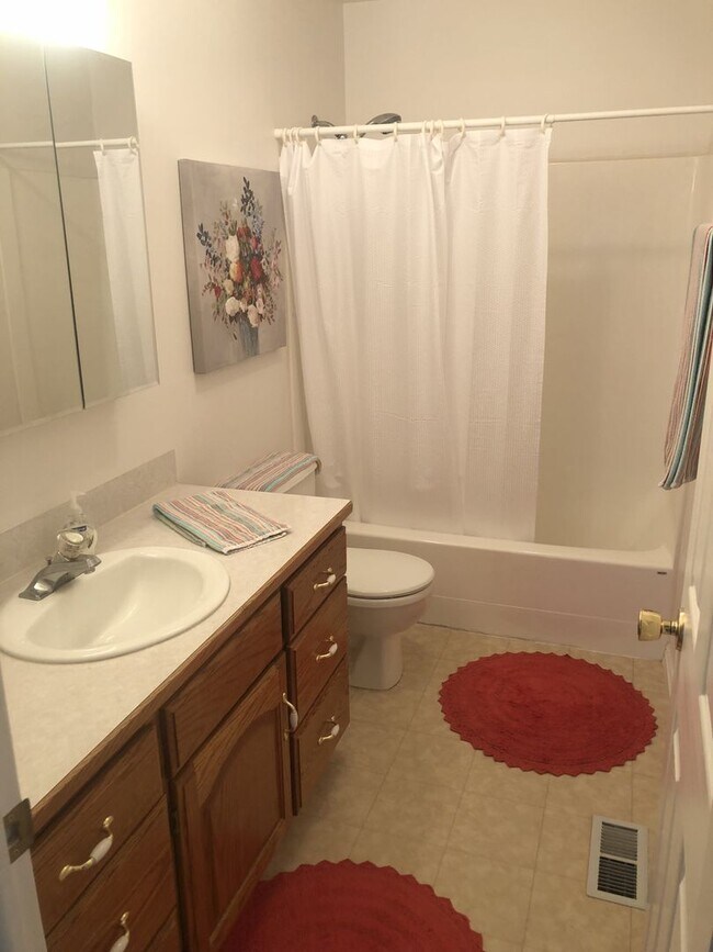 Building Photo - Cute Home For Rent In Rexburg
