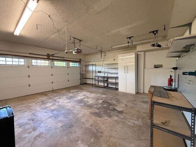 Building Photo - 4242 Briggs Ave